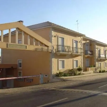 Freds House On S Juliao Apartment